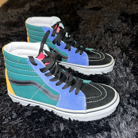 Vans - Picture 3 of 3